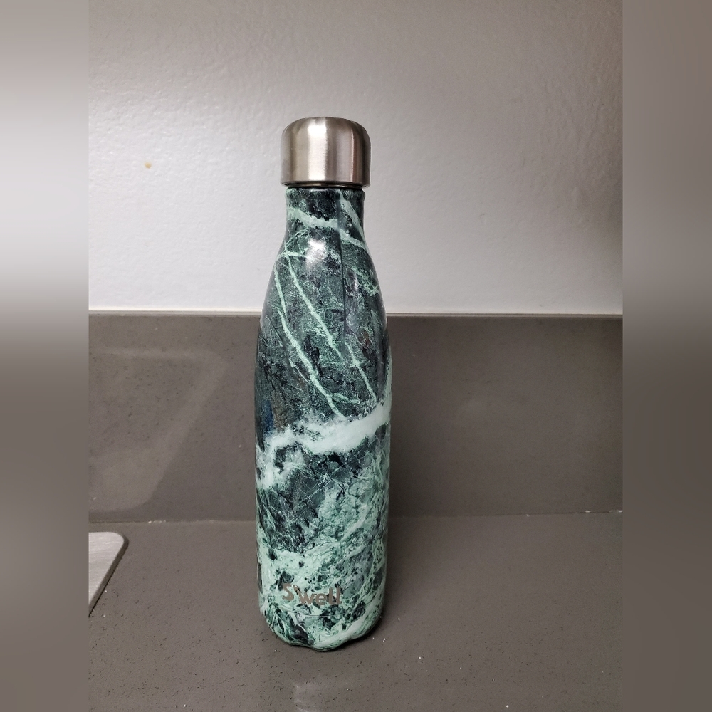 Swell 17 oz Water bottle